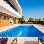 Villa Vivi Rent - Old Olive Vi *
