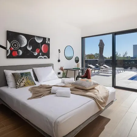 Vivi Rent - Old Olive Vi Villa