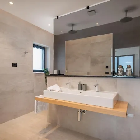 Vivi Rent - Old Olive Vi Villa