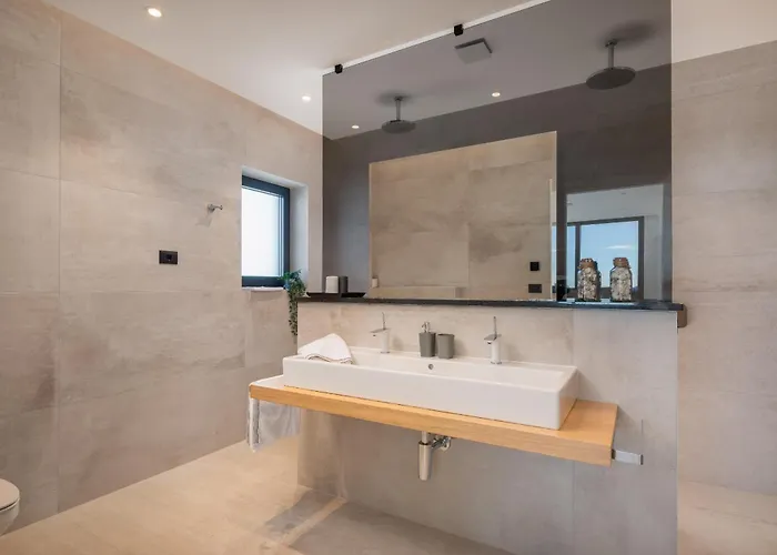 Vivi Rent - Old Olive Vi Villa